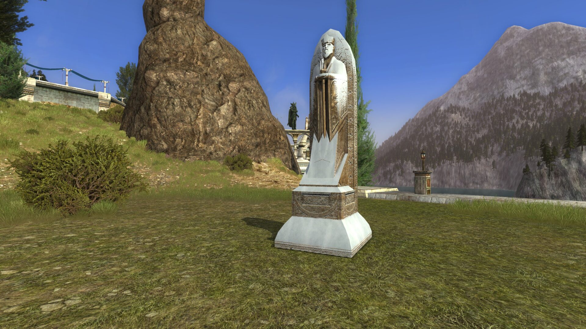 Cod Statue Small Snow-Laden King's Effigy Statue | D&Co du Milieu